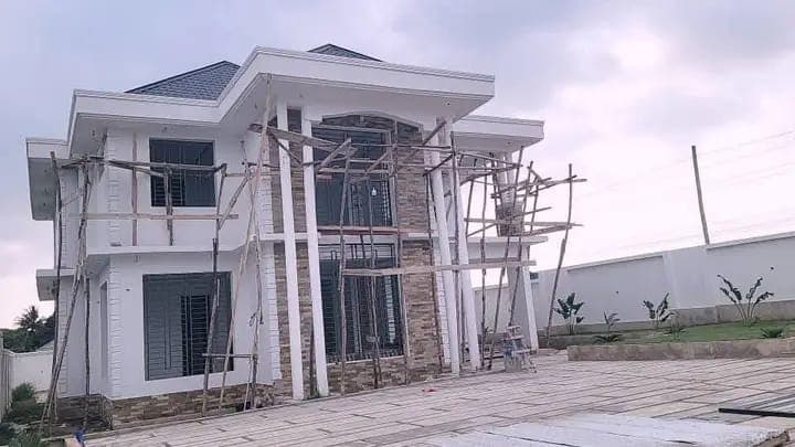 5 Bedroom Mainsonatte by Rambira Engineering & Construction